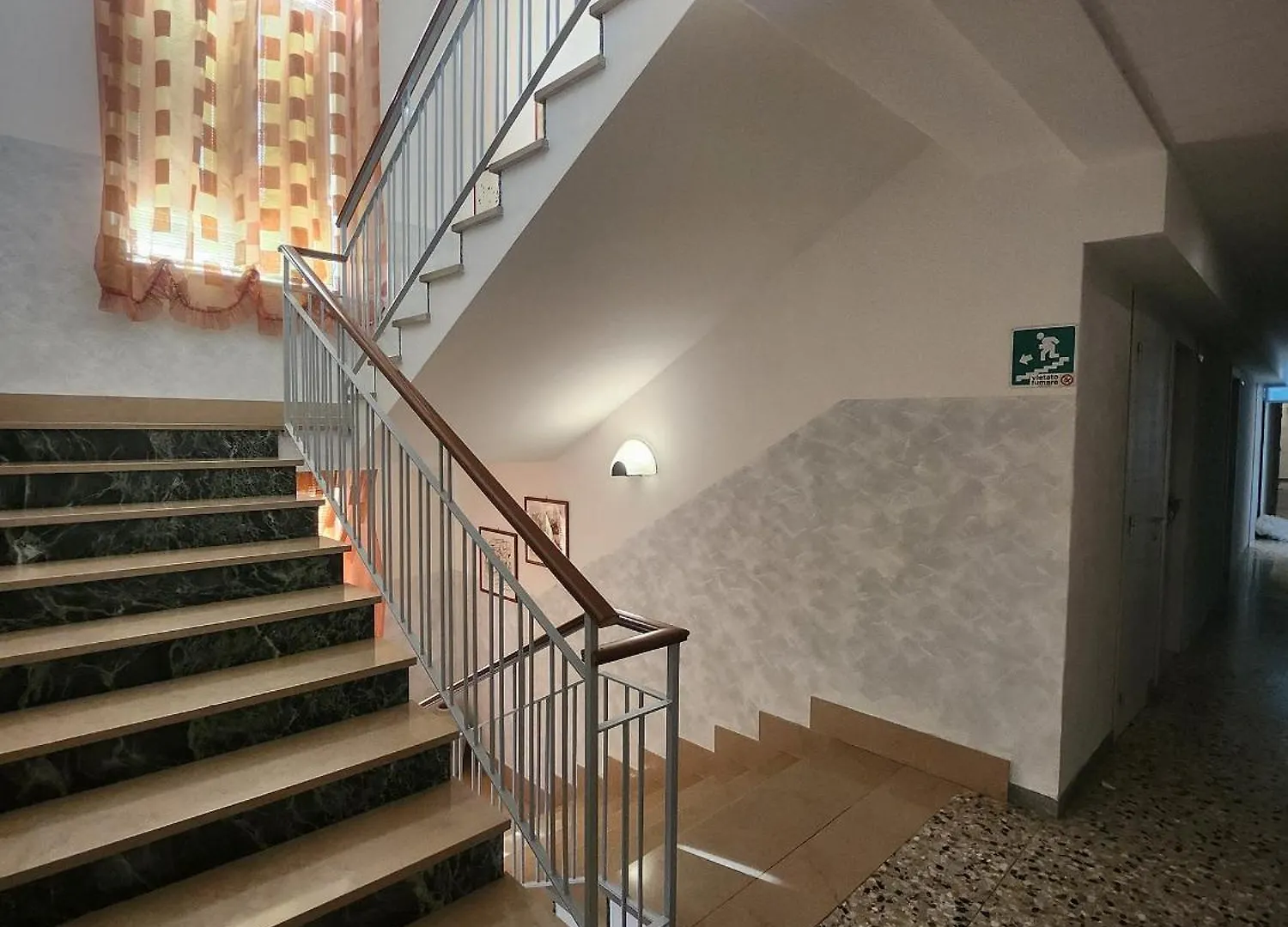 Hotel 2 Palme Torri Del Benaco 2*,